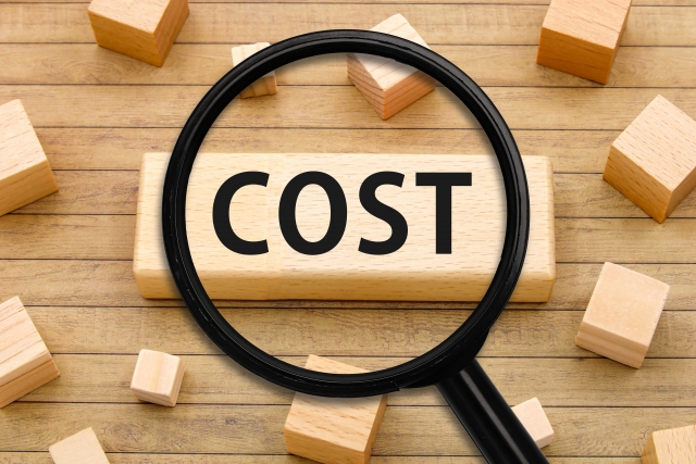 オウンドメディア運用代行の費用相場